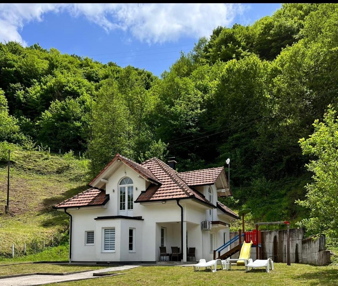 Cobras Plivsko Jezero, Jajce 빌라 외부 사진
